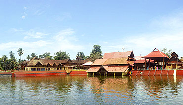 AmbalapuzhaSree Krishna Temple